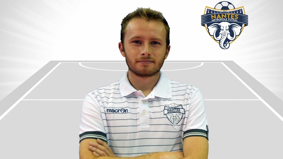<strong class="sp-staff-role">Entraineur Adjoint -</strong> Julien ONILLON